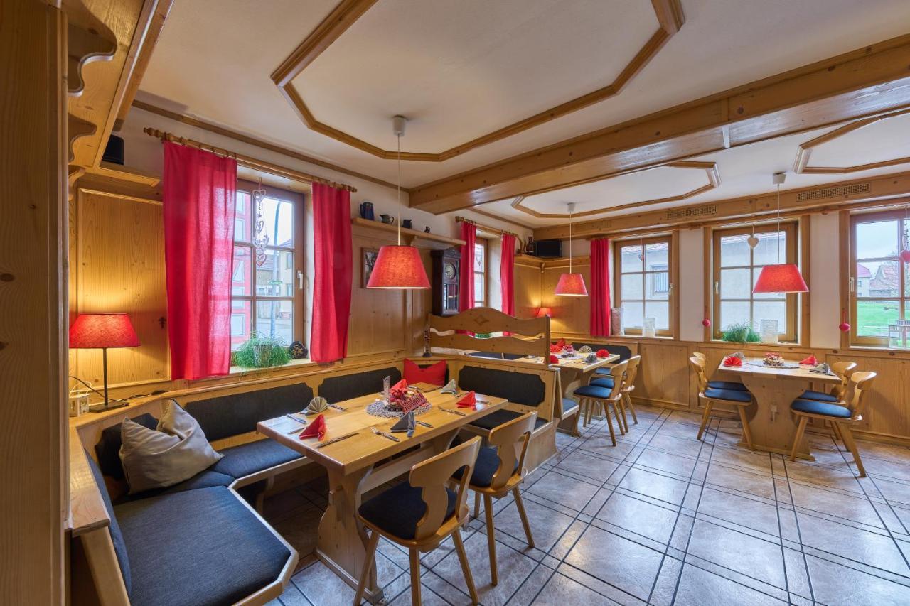 Landhotel Brauner Hirsch 캄머포르스트 외부 사진