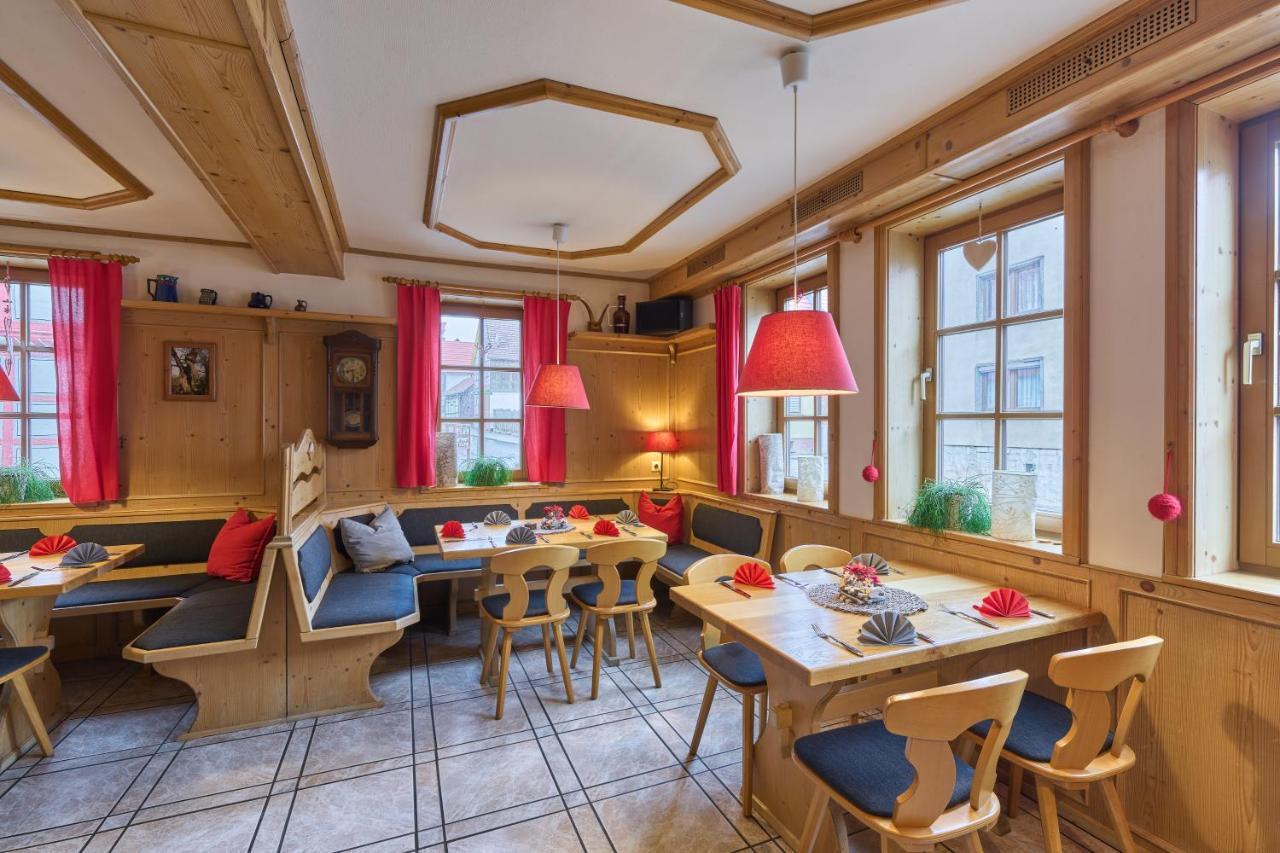 Landhotel Brauner Hirsch 캄머포르스트 외부 사진