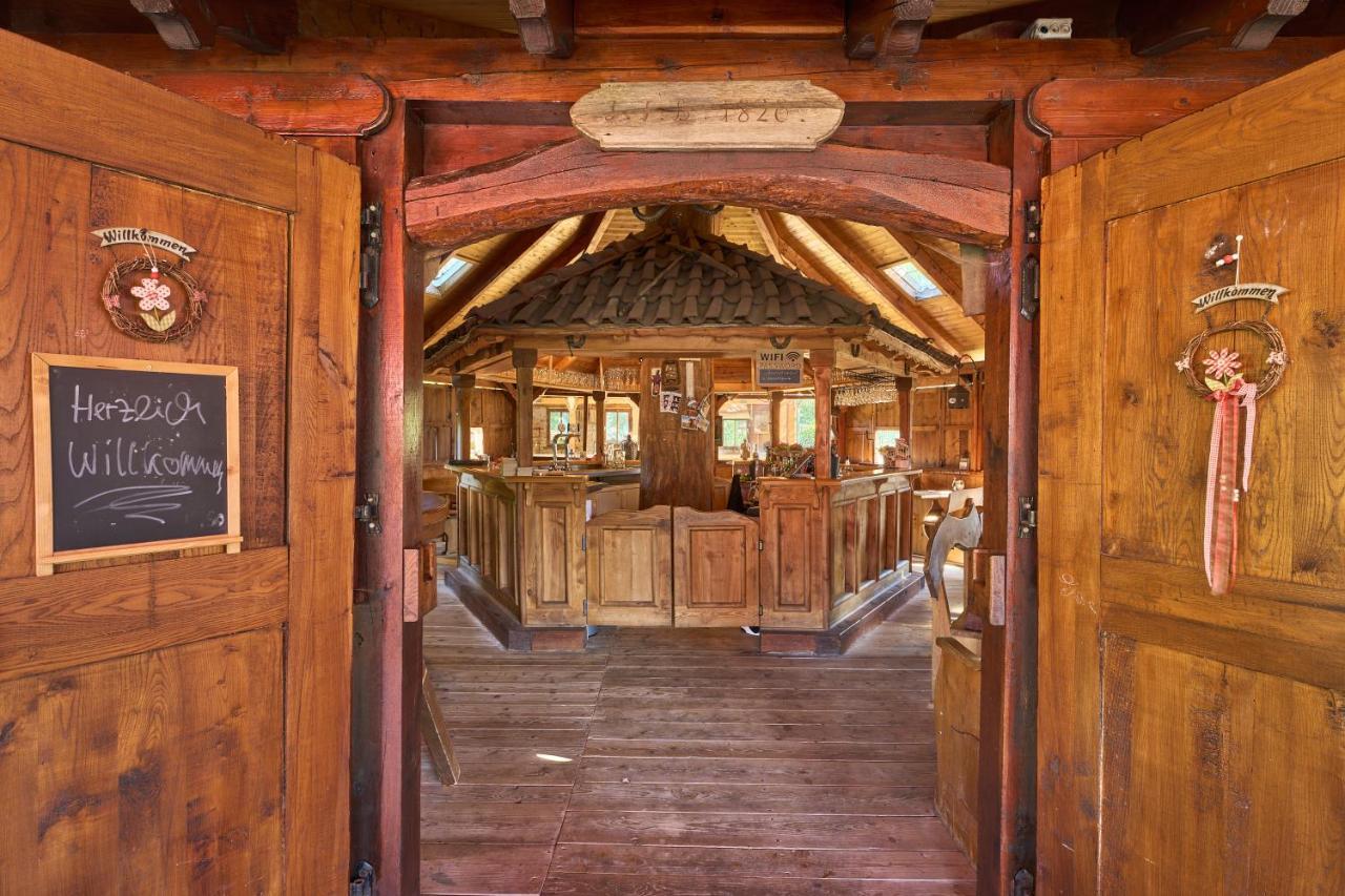 Landhotel Brauner Hirsch 캄머포르스트 외부 사진